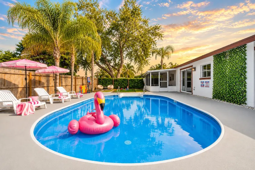Tropicoquette|Beach|Pool|Airport|Clearwater|STPete - Image 1