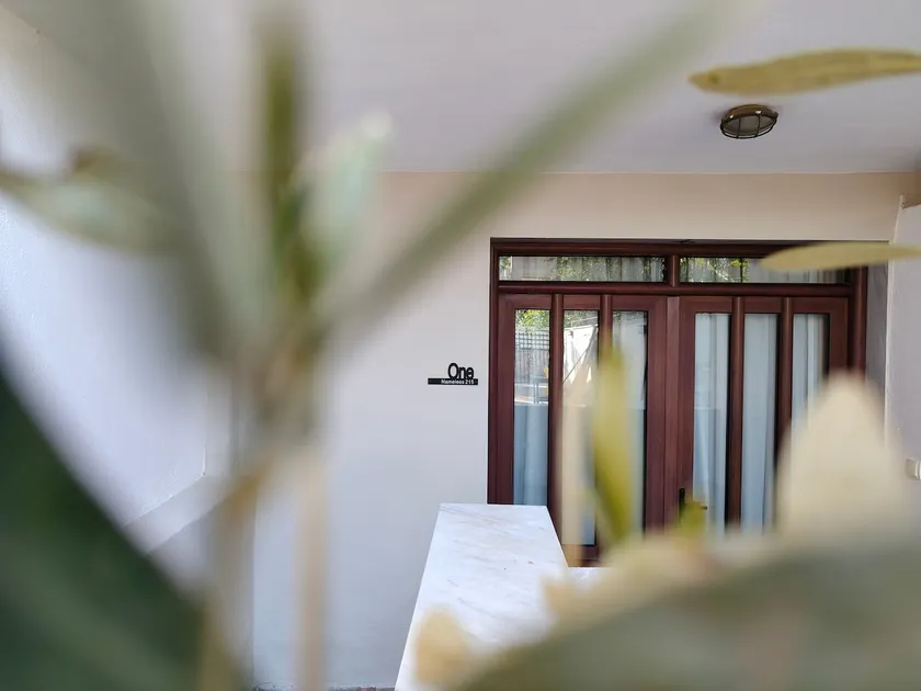 Spacious apartment with private parking in Nikiti - Image 1
