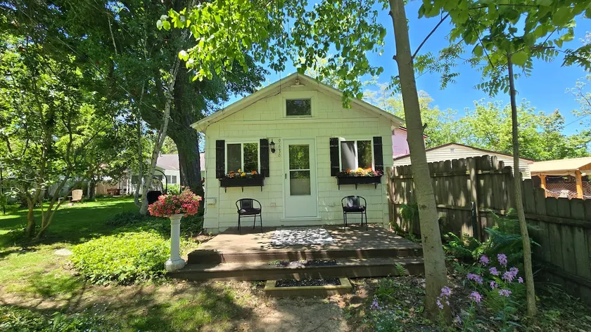 Wake-N-Lake Cottage - Image 1