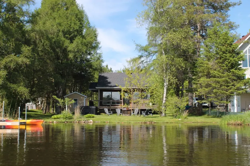 Waterfront & Spa | The Little Georges - Image 1