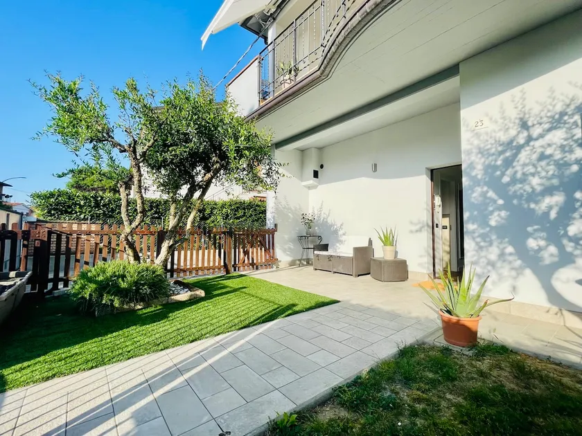 Elegant apartment within walking distance of the center - Image 1