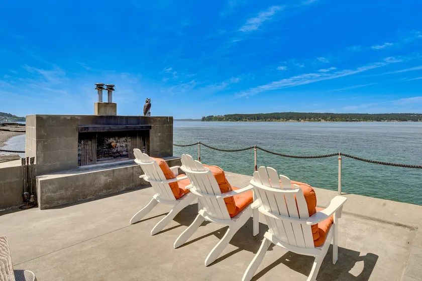 Waterfront Cabin w/ Stunning Sound Views - Image 1