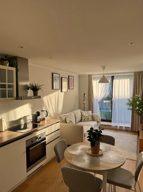 Blue Horizon Apartments - Image 1