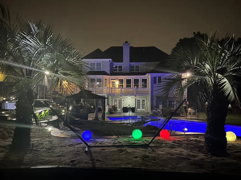 Private Suite with backyard oasis! (No Parties) - Image 1