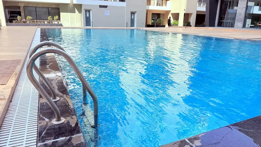 Crimson Cove | Premium 4BHK Staycation | Pool View - Image 1