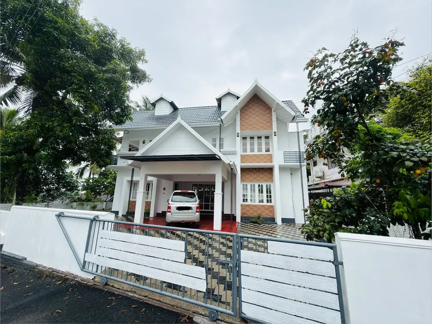 MidTown Home - Image 1
