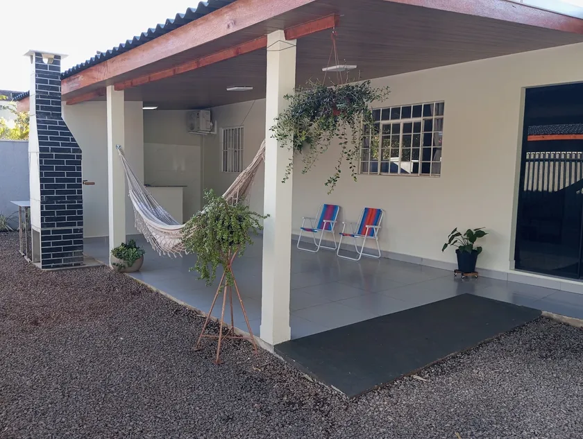House with balcony and large, private, secure courtyard. - Image 1