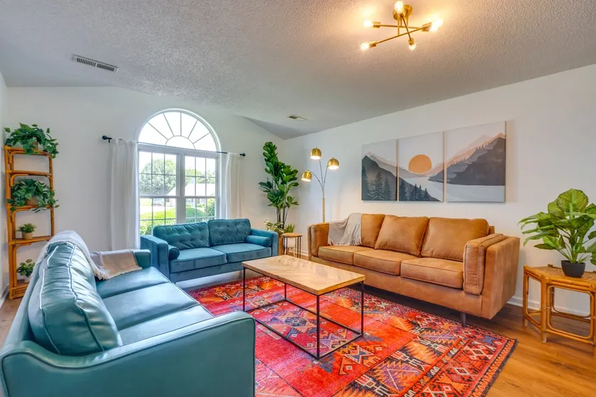 Willow Haven: Large Yard, 6 Mi to Downtown! - Image 1