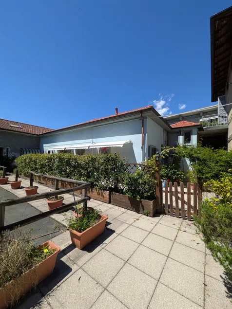 Eleonora House next to the lake and the city - Image 1