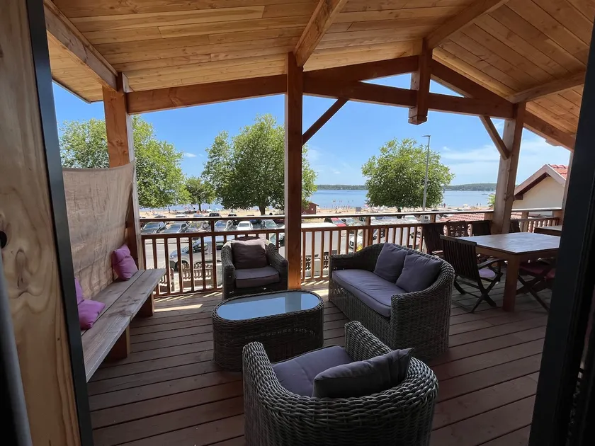 House for 10 people, 2 suites with separate WC, 3 bedrooms, 1 bathroom with WC - Image 1
