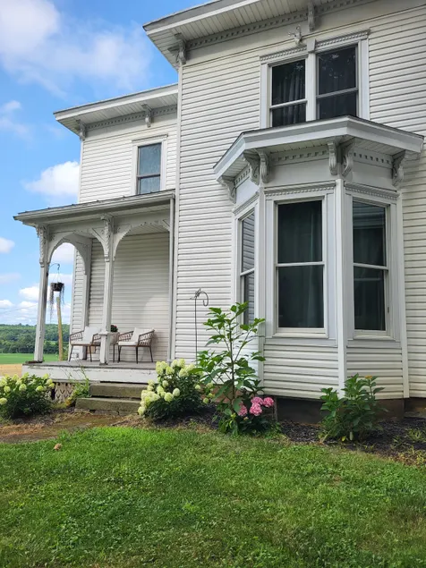 Paradise Hill Retreat - Image 1