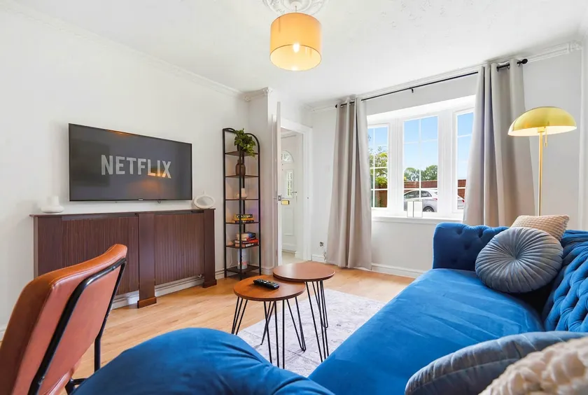 Modern 2BR Home Parking and Fast Wi-Fi - Image 1