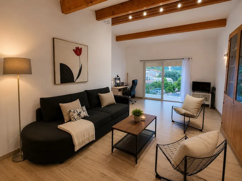 Bright cozy space - Balcony and shared pool - Image 1