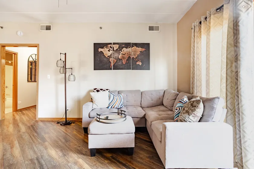 Spacious Condo - Image 1