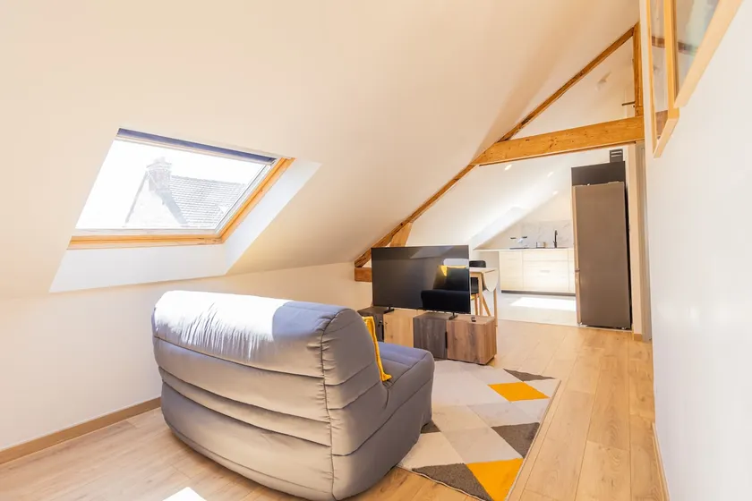 Cocoon Marbre • Elegant suite in the heart of Soissons - Image 1