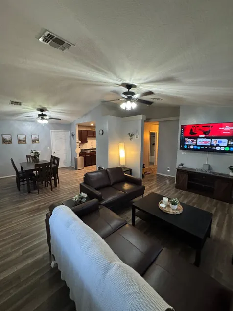 3BR Casa Grande Home | Fast Wi-Fi & Parking - Image 1
