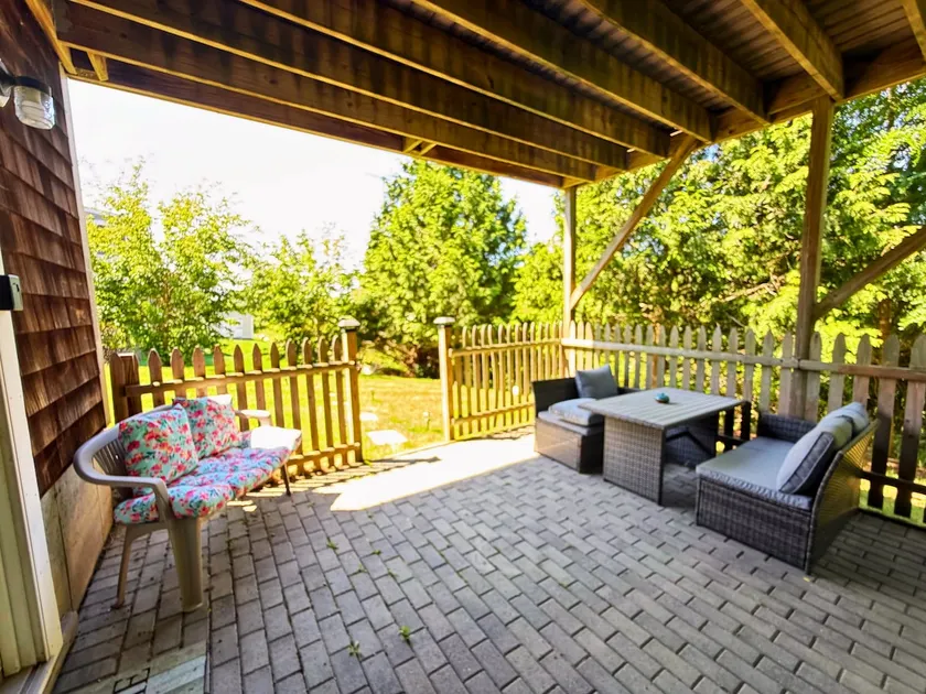 Quiet Retreat Minutes from Rhode Island Beaches - Image 1