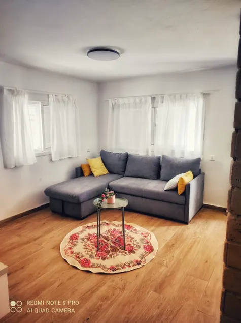 A house in the heart of the Golan - Kinneret apartment - Image 1
