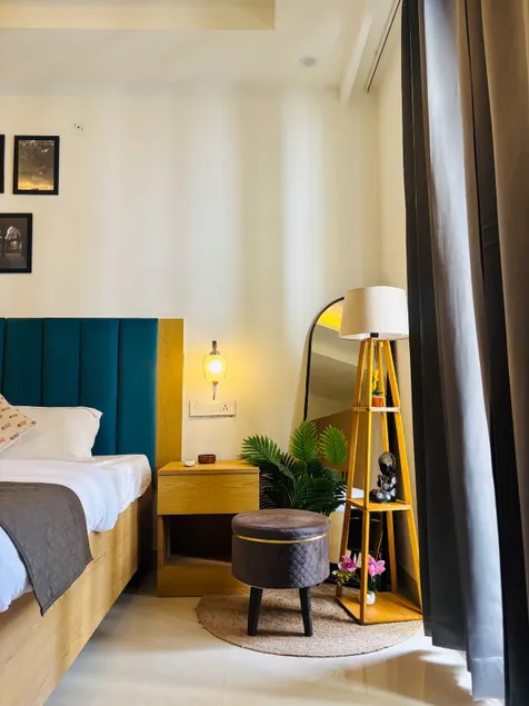 Prema Stays Luxury Studio with Balcony - Image 1