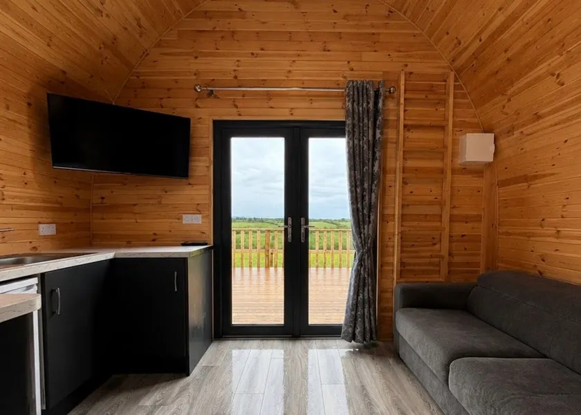 Glamorous glamping pod with stunning views - Image 1