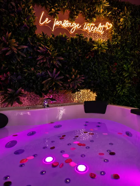 Love Room Le Passage Interdit - Image 1