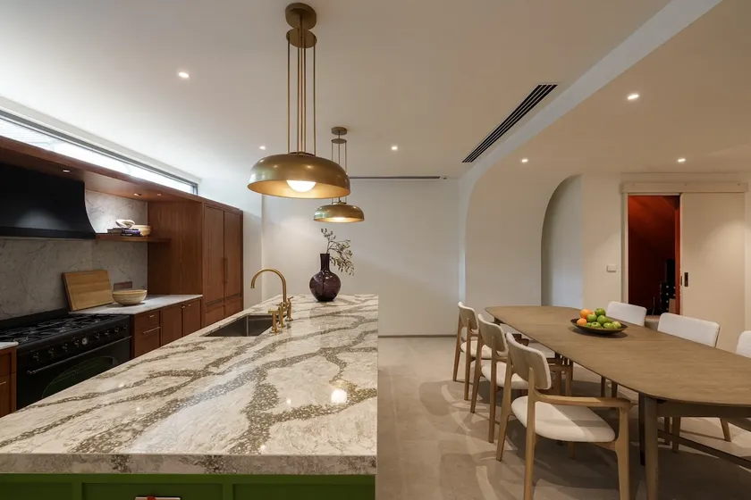 4BR House|Private Elevator |1 KM to MRT Huai Kwang - Image 1