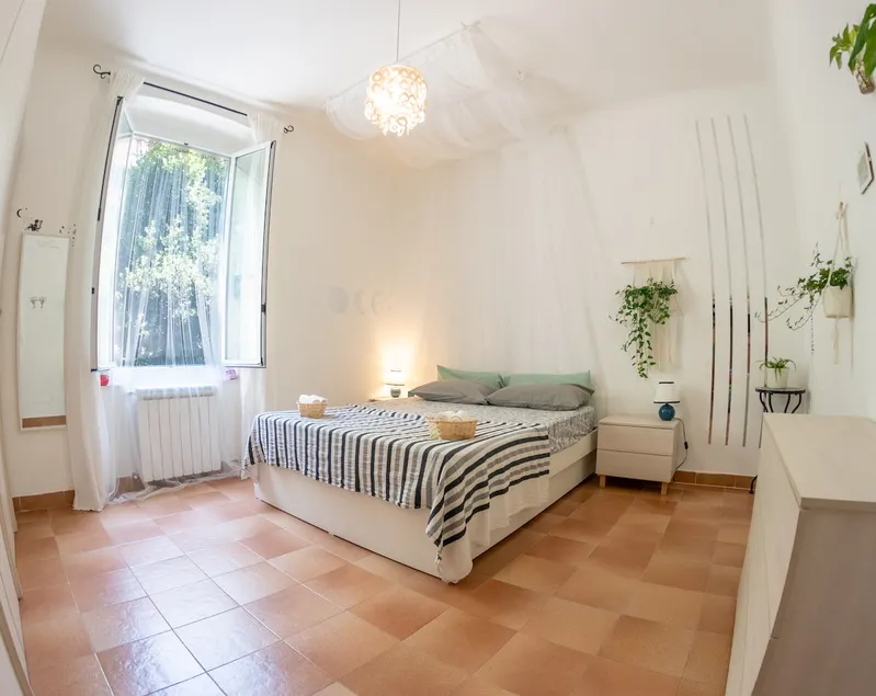 Aura Home | Green Retreat Near the Station - Image 1