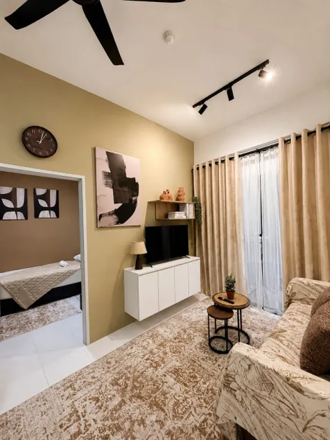 2BR IUS SOHO 1 Min UTP | Wifi + Netflix + Parking - Image 1