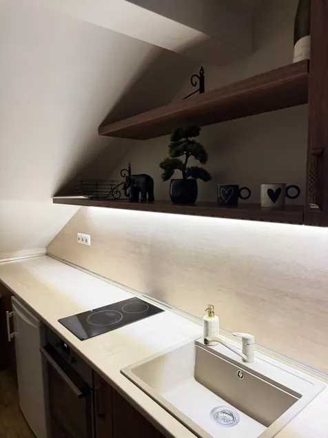 Cozy designer studio with a top location - Image 1