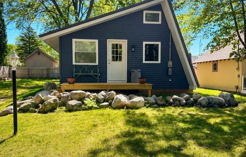 The Byrd Nest Cottage - Image 1