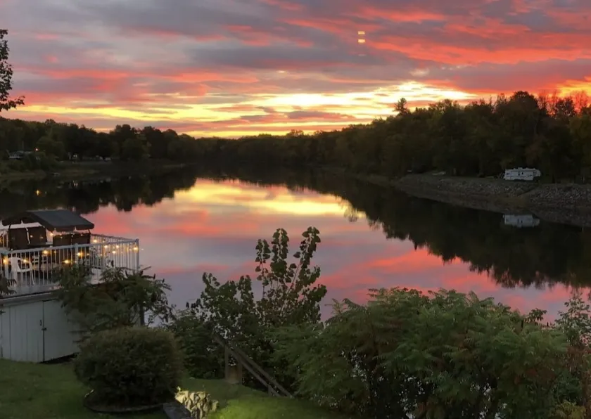 Fall in Mauricie: Spa and Waterfront - Image 1