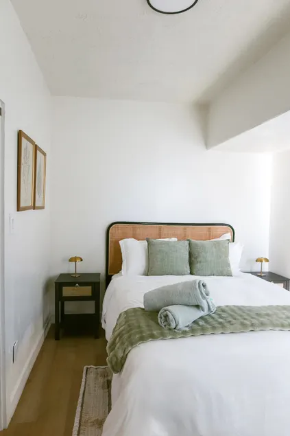 One Bed Centrally Located in Phoenix - Image 1