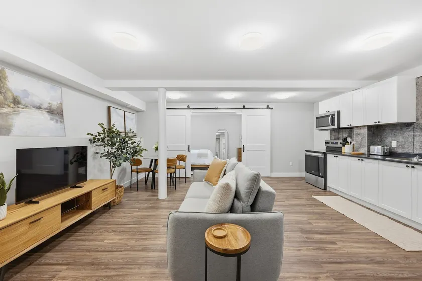 Dartmouth Apartment (Woodlawn 102) - Image 1