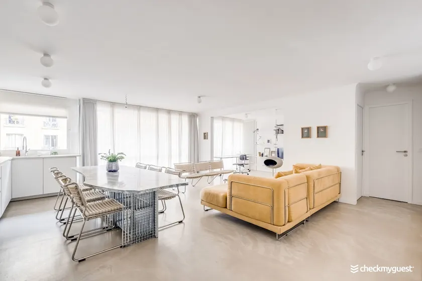 Modern 1bdr/2p Flat With a Balcony - Menilmontant - Image 1