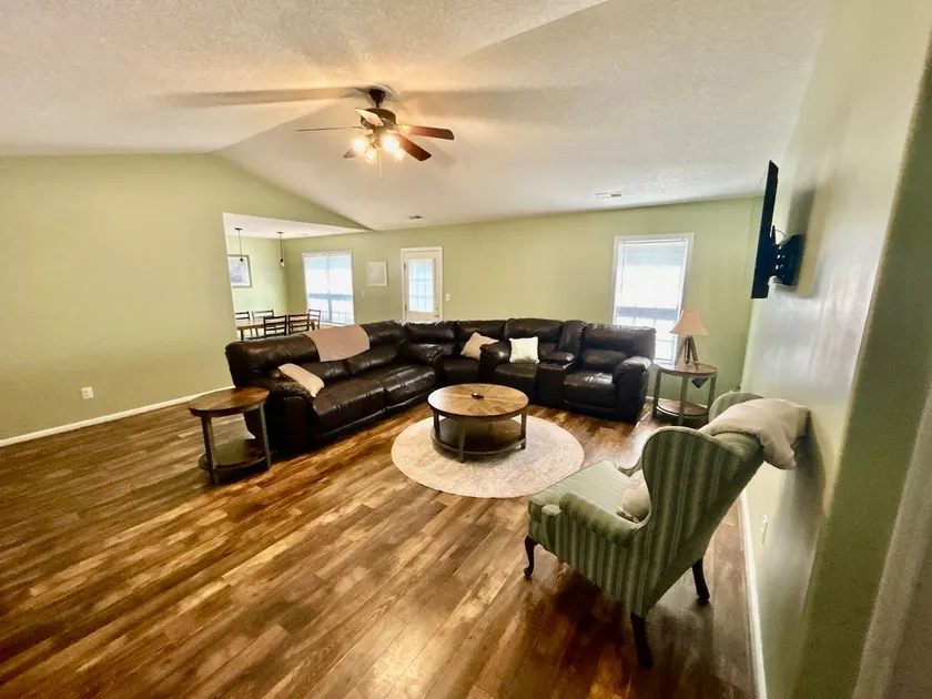 Coastal Country Retreat - Image 1