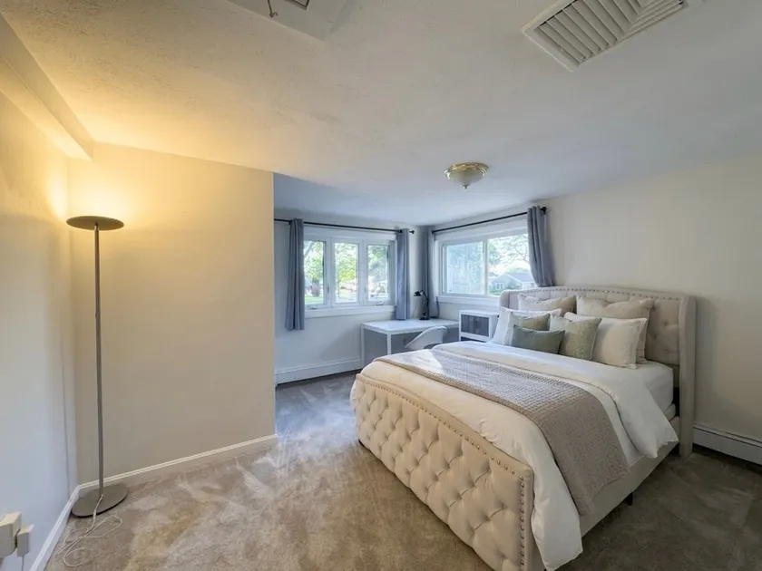 Spacious Family Home| Perfect for Relocation - Image 1