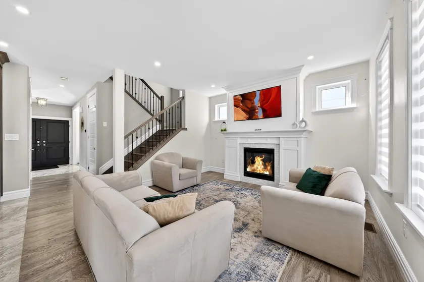 Modern Windsor Home | Stylish 4BR, 3BA | Sleeps 8 - Image 1