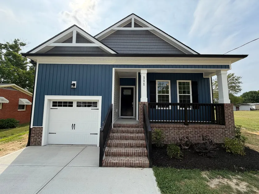Blue Porch Retreat - Image 1