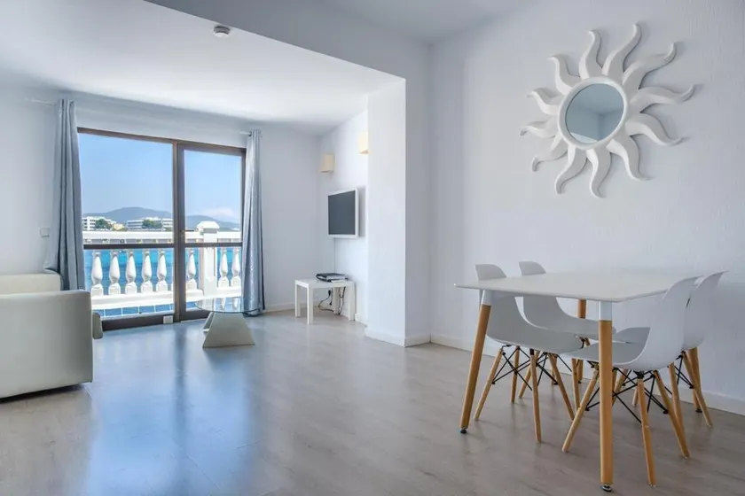 Jacaranda Lounge, Apartment with double bed and s. - Image 1
