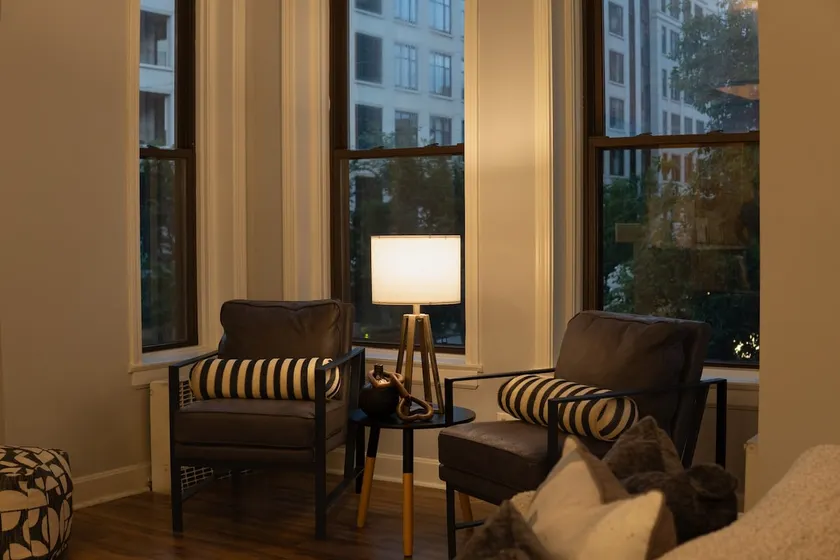 Near Zoo & Beach • Reading Nook + Parking - Image 1
