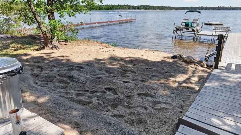 Northwoods Lake Cabin Beautiful lake views Privacy - Image 1