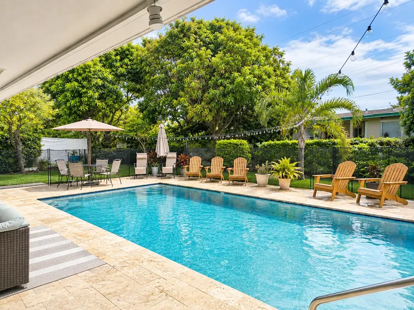 Pool & Hot Tub Oasis Near Hard Rock Stadium - Image 1