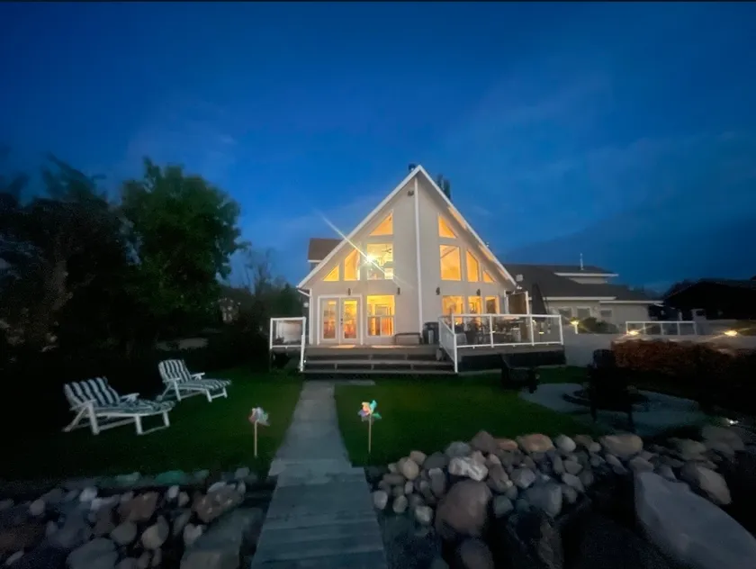 Welcome to Paradise Point ~ Pet Friendly Luxury - Image 1