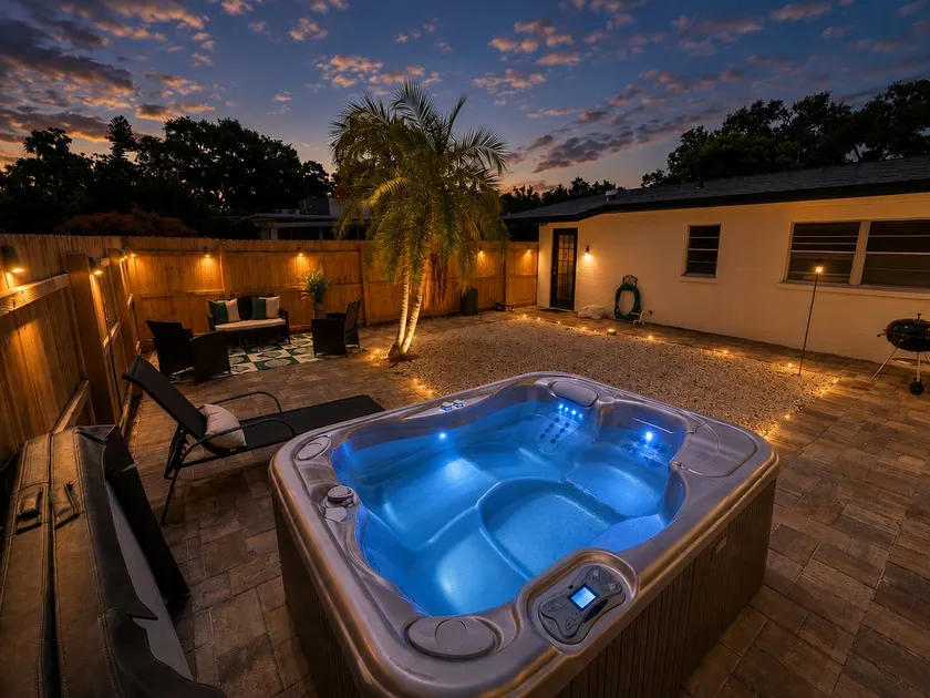 Aroma Oasis | Hot Tub & Gulf Beaches |Boat Rental - Image 1