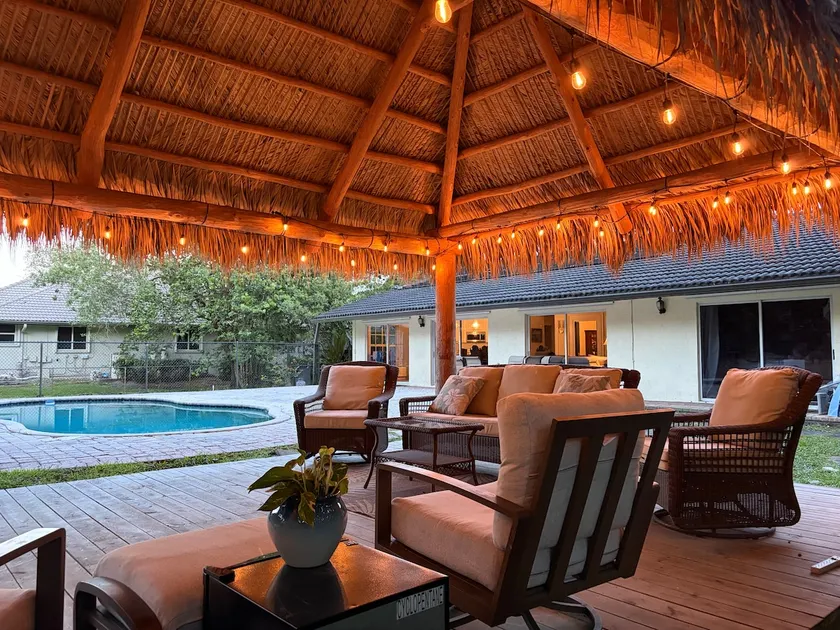 Relaxing Retreat/Full Home/Pool w/ Tiki Hut - Image 1