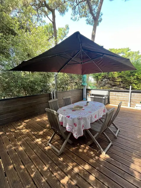 Quiet, with a large terrace not overlooked - Image 1