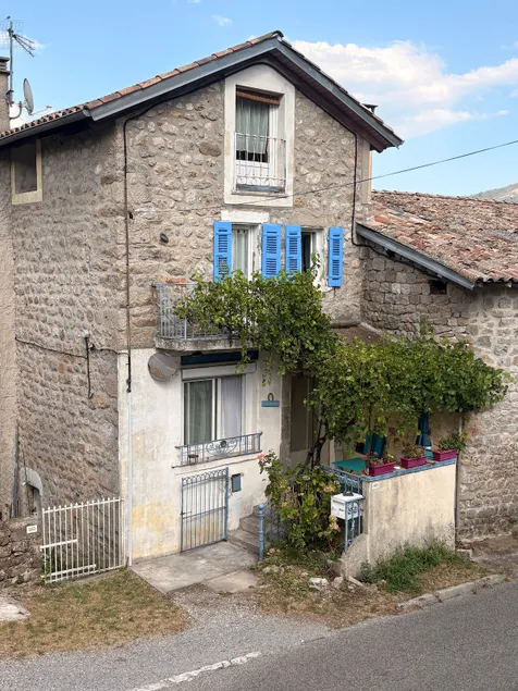 Stone village house - Image 1
