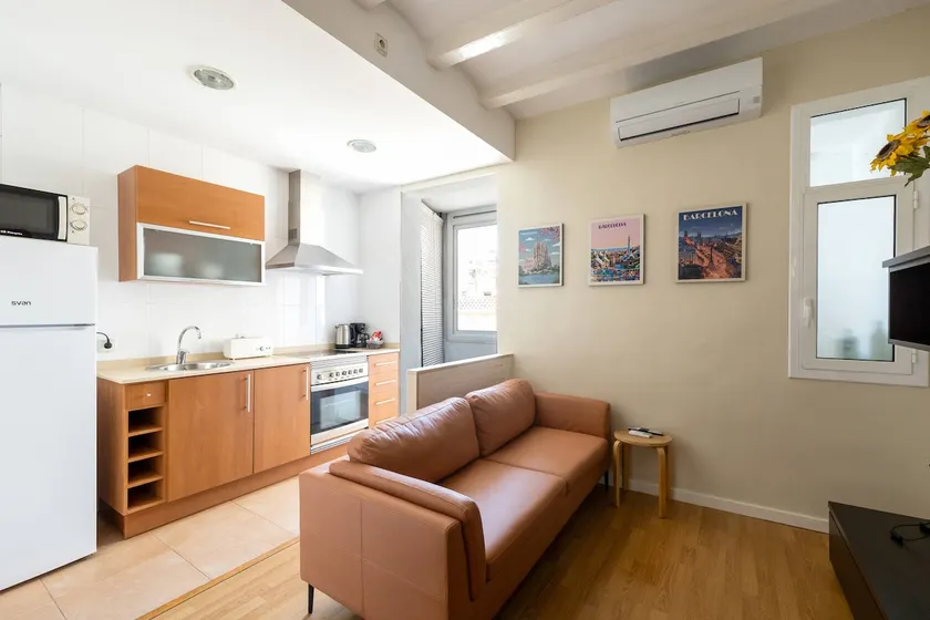 23NO1138 - Apartment in Poble Sec. - Image 1