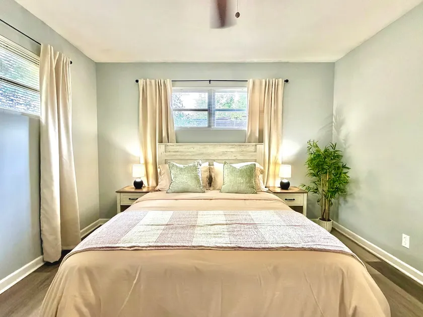 Cozy Family Home | Sleeps 6| WiFi & Parking - Image 1