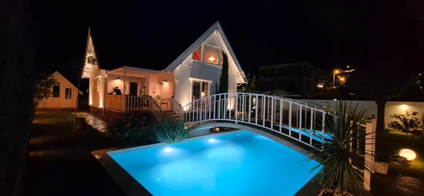 Unique private Villa with pool for holidays - Image 1